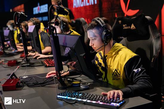 荣耀GT Pro助力2025电竞世界杯展现卓越性能